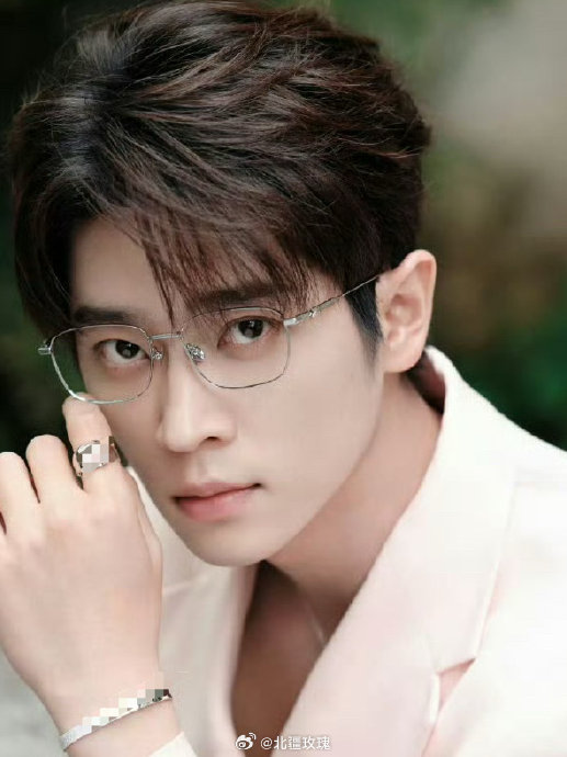 为什么网友都说丞磊的《弥渡山歌》手势舞展现了“反差萌”？