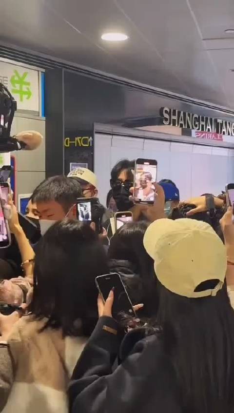 第一次看到肖战这么生气：“在干嘛？有没有秩序？” 追星要理智！