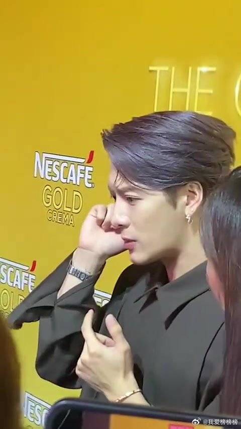 「王嘉尔」小表情太可爱了啦