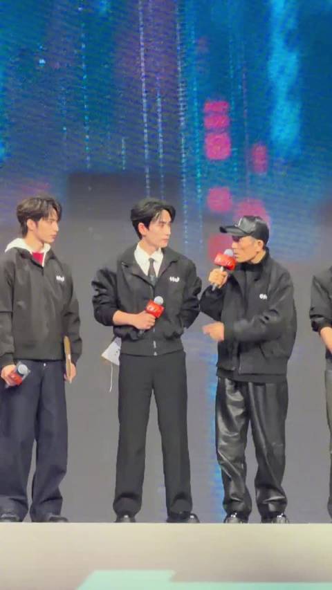 张艺谋说刘耀文适合吃演员这碗饭，夸夸这个耀文