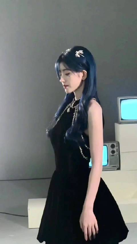 jjy鞠婧祎jjy鞠婧祎露芜衣 抓不住你的光 只留下记忆里你的眉眼