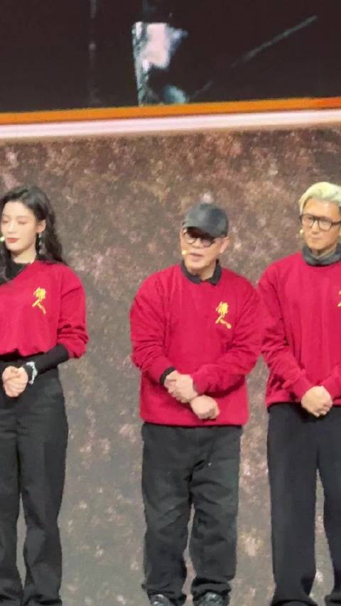 李连杰出席镖人发布会谈出演原因