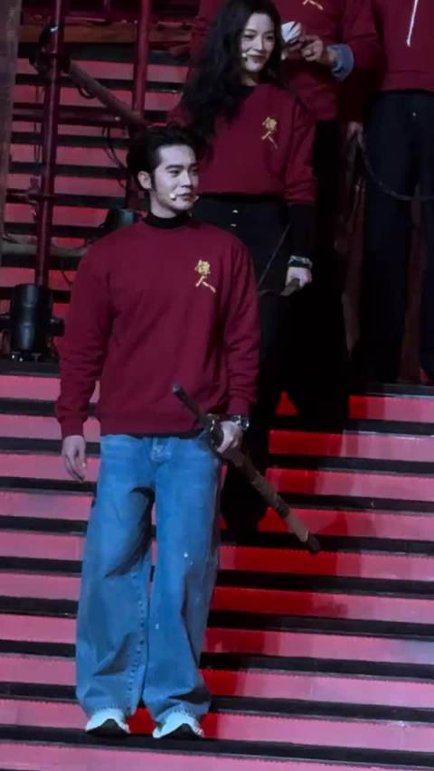 于适与成龙李连杰同框合影，新生代与功夫前辈传承感拉满