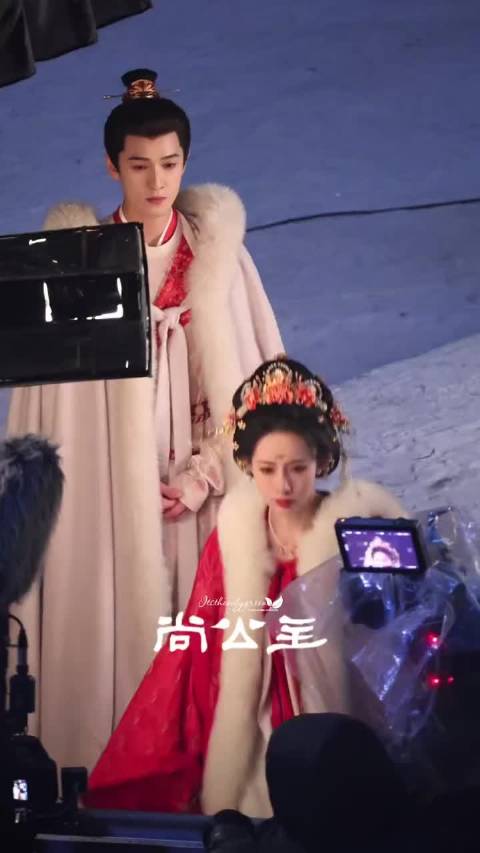 很搞笑的一段 摇摇转身离开 dp在旁边唱“你莫走～” 孟子义｜李昀锐