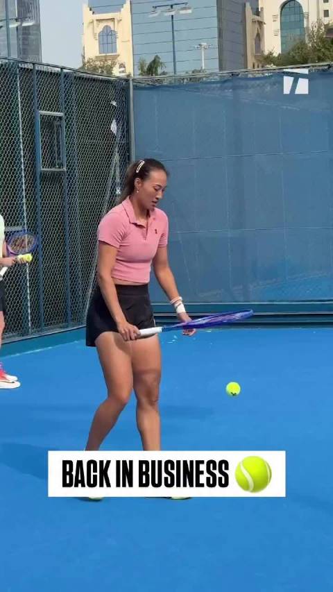 郑钦文伤愈复出首战多哈，坦言手肘恢复达95%