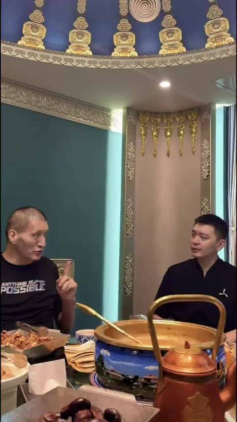 杨鸣自曝体重曾近200斤，现维持在90斤左右