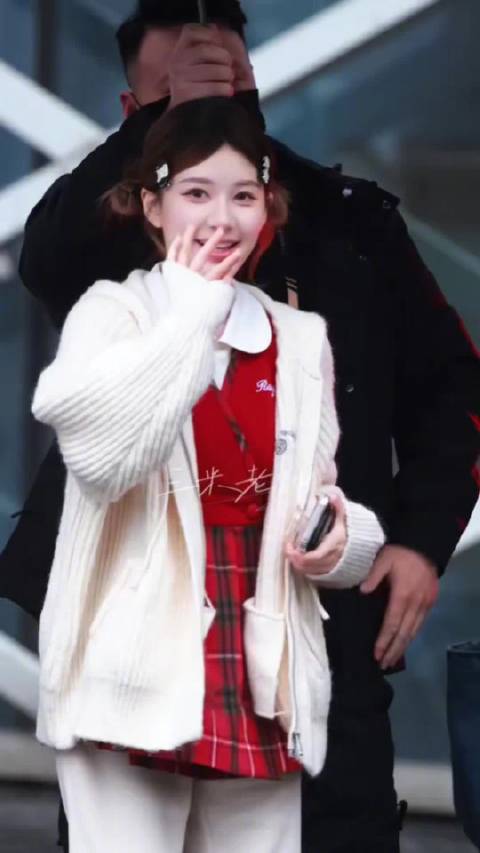 赵露思丨萌萌的双丸子头宝宝