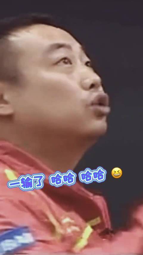 国乒队员训练严肃认真，刘国梁指导许昕马龙樊振东