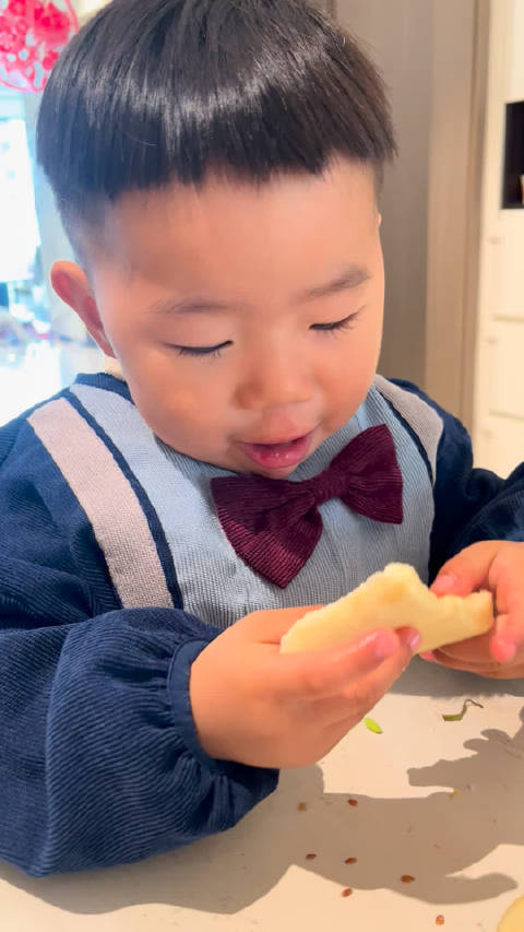 家长分享带娃日常，孩子吃饭问题引关注