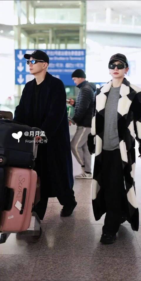 戚薇李承铉机场同框气场全开