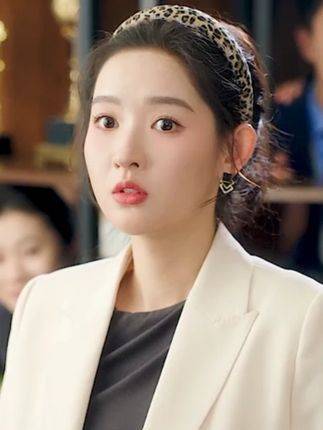 亲吻这张帅脸，连一秒钟的迟疑都没有！