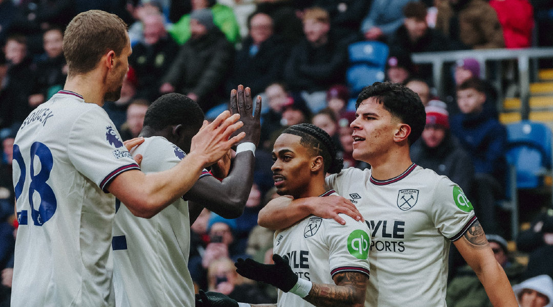 快速反击 费尔南德斯精准直塞，萨默维尔单刀轻挑破门