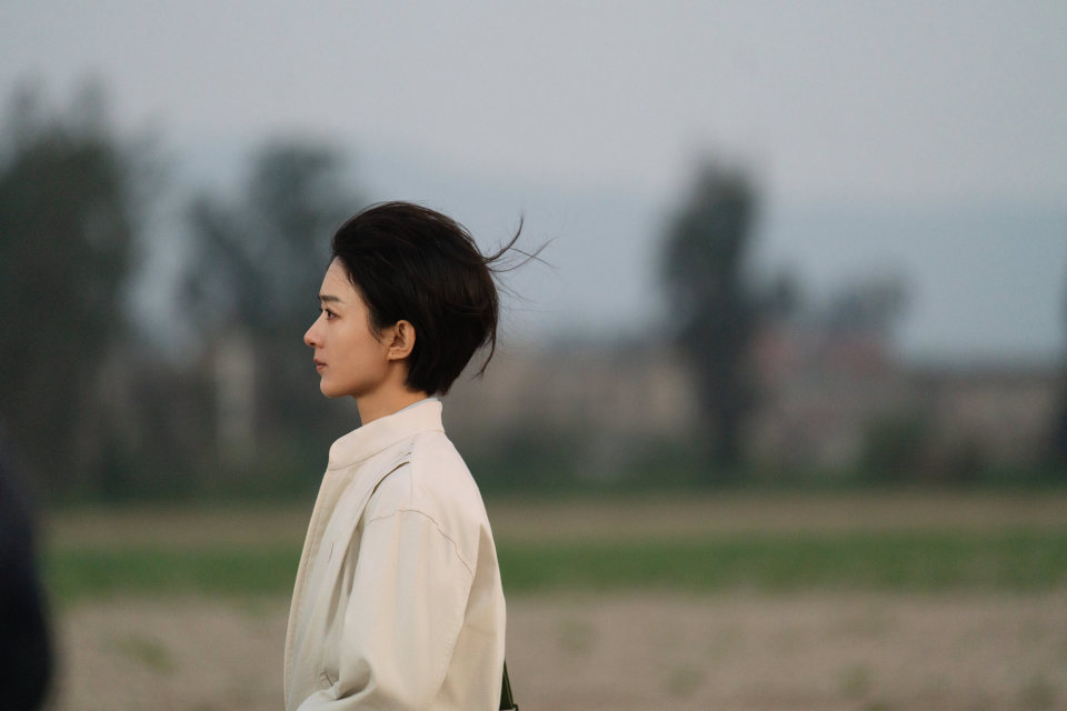 现实题材三部曲收获颇丰，赵丽颖成功完成转型，她这速度好快！