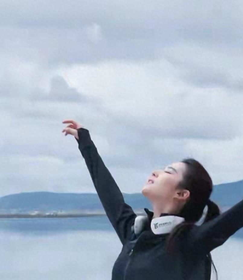 刘亦菲现身云南参加广告拍摄，运动装高马尾，天仙魅力不减当年！