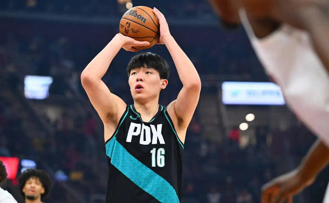 恭喜杨瀚森!NBA官网首次高度赞扬中国球员,开拓者大胜灰熊止连败