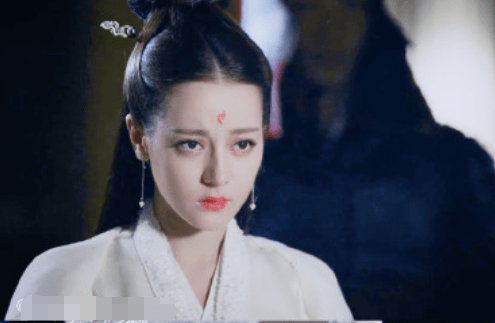 迪丽热巴演技如何,看到她演的磕头戏,抬头时网友都盯着额头看