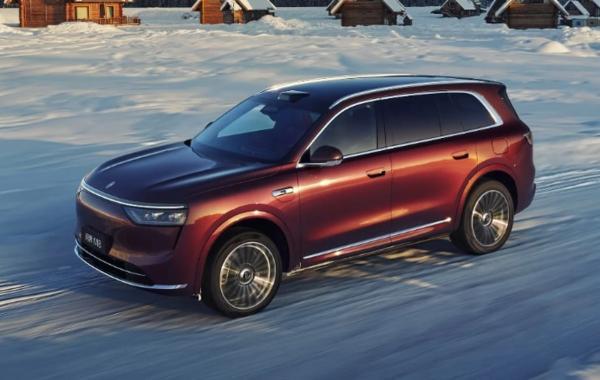 央视蛇年春晚问界M9灯光秀纪录片发布 马年春晚继续！