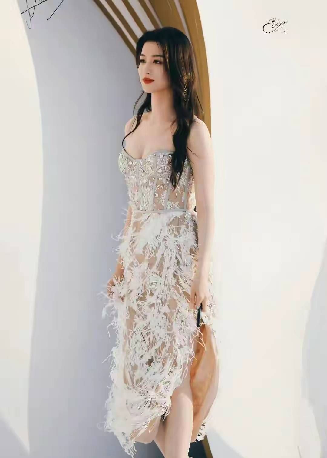 王楚然红毯造型杀疯了!这姐们把仙女下凡玩明白了