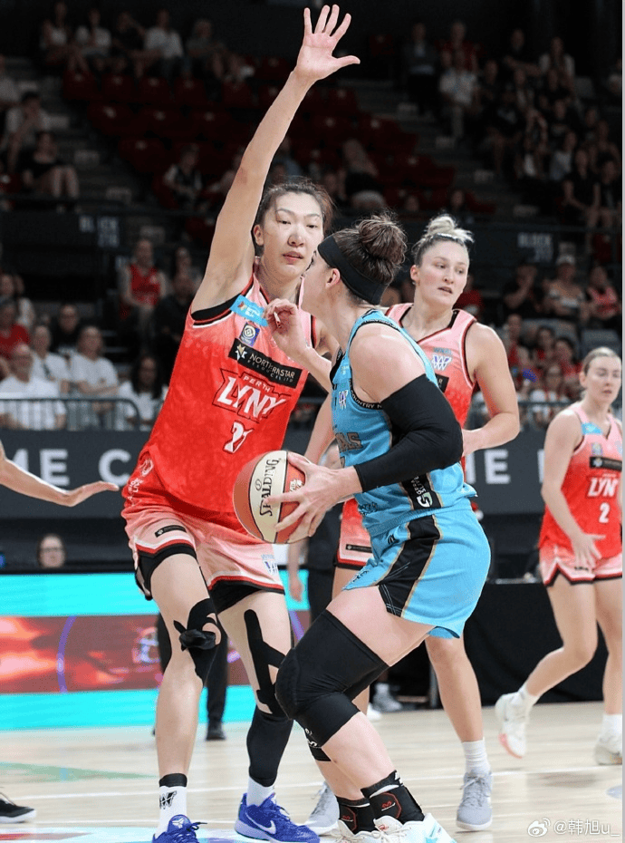 韩旭发文：很荣幸当选最佳防守球员&入选二阵，继续努力