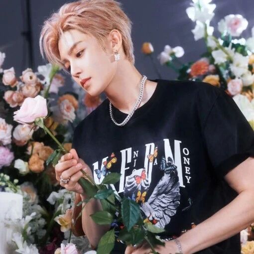 赵露思依然没有接到剧本？张艺凡被设计师辱骂？侯明昊和孔雪儿恋情？敖瑞鹏资源不断？