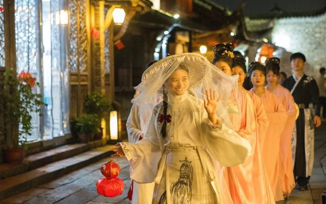 乌镇景区推出中秋新中式玩法，鞠婧祎、赖美云加盟云直播晚会