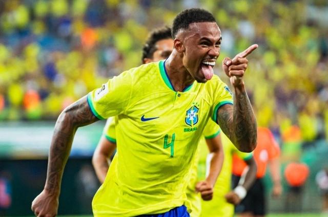 新赛季中超豪门奇观！海港 申花 北京国安的边锋都是又黑又快的外援