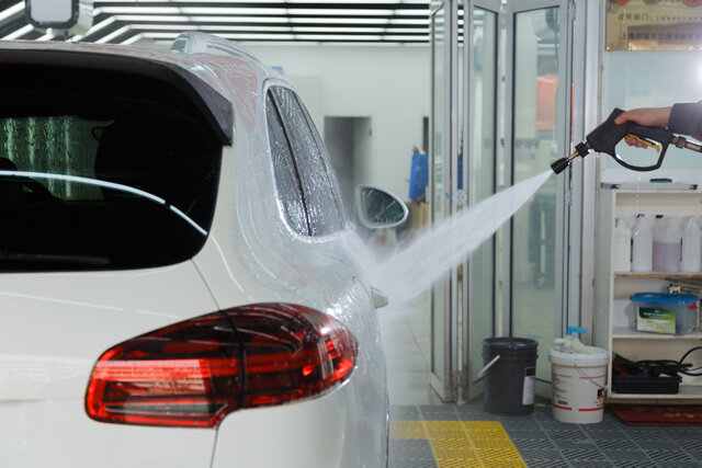 【自动洗车机】自动洗车机优缺点 自动洗车设备与人工洗车的区别