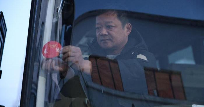 （新春走基层）城乡线路“摆渡人”：守好106公里团圆线