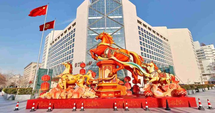 京城拍客今日精选｜万马奔腾春将至 华灯初上映长安