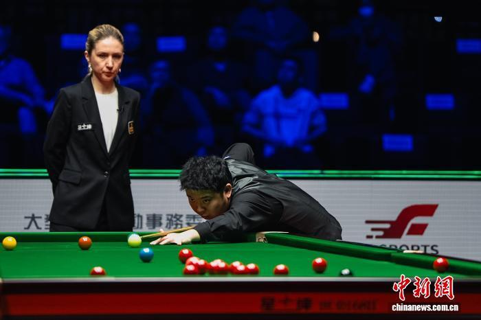 2026年世界斯诺克大奖赛:张安达、赵心童会师决赛