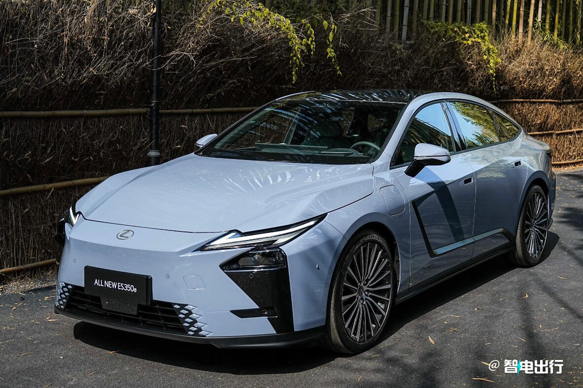 雷克萨斯确认：新一代ES四月上市！现款不停产继续卖