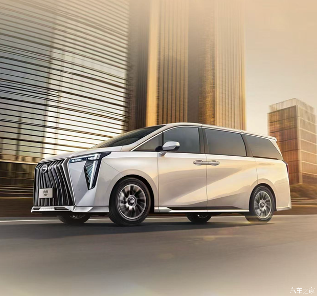 2026款传祺M8 HEV预售22.98万起!“醒狮”前脸2.0T油电混动!