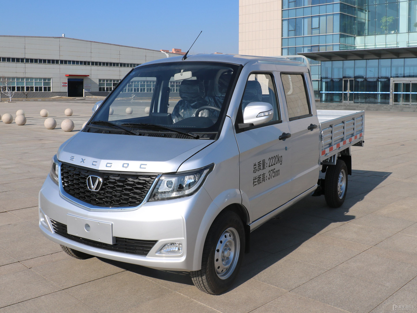 怎样正确粘贴车身反光贴以及需要留意哪些要点