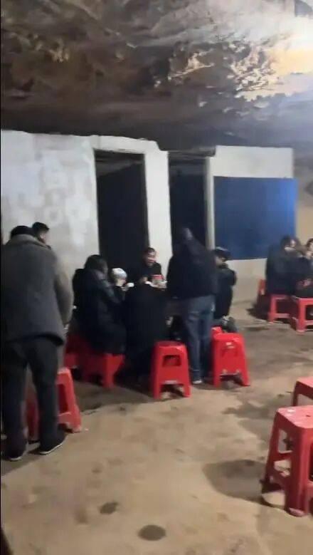 山洞办酒席,村民吃出“西游记”既视感