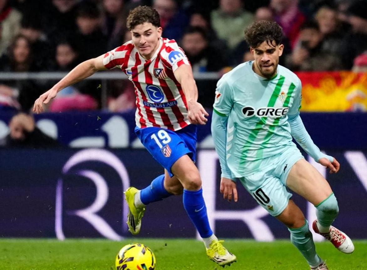 1亿巨星陨落：11场0进球，西蒙尼气炸了：主场惨遭复仇