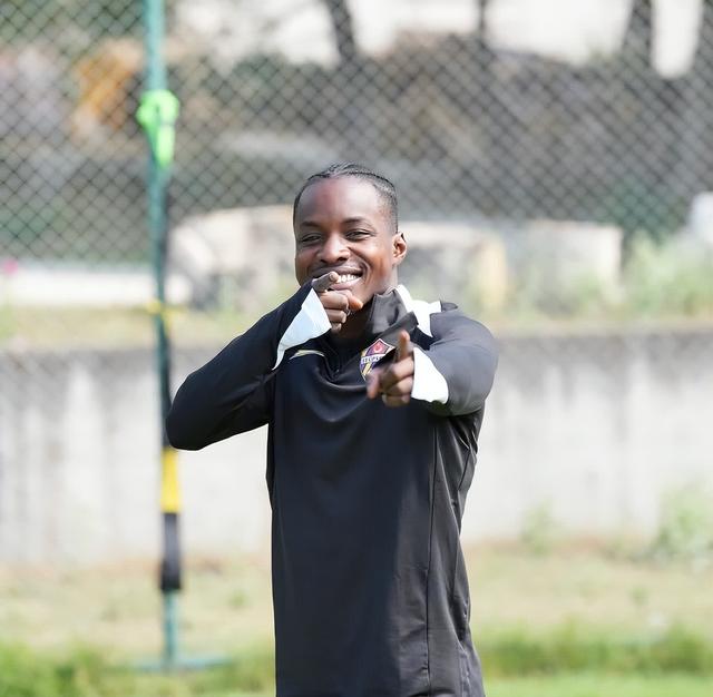 大反转！上港绯闻外援没下文了？北京国安或半路接手，河南队搅局