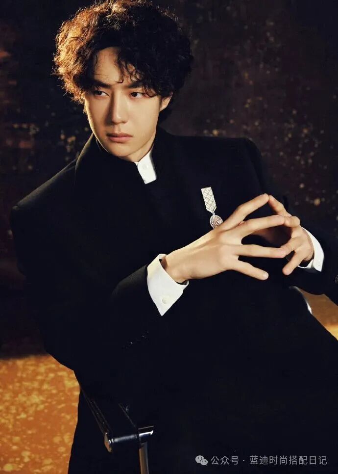 王一博微博之夜|CHANEL 极简风骨,黑调立领里的禁欲高级感