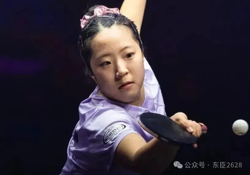 张本美和多哈横扫申裕斌!申裕斌每个球都好像慢0.2秒,张本美和她爸在场边用四川方言喊战术