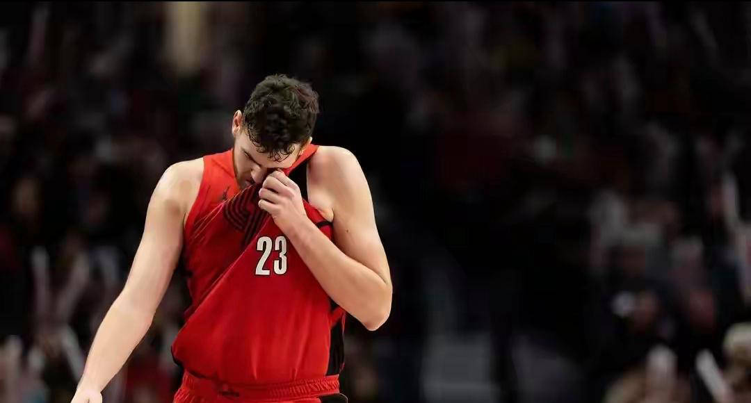 杨瀚森替补出场贡献积极表现　助开拓者135-115大胜灰熊　终结6连败_比赛_篮板_NBA