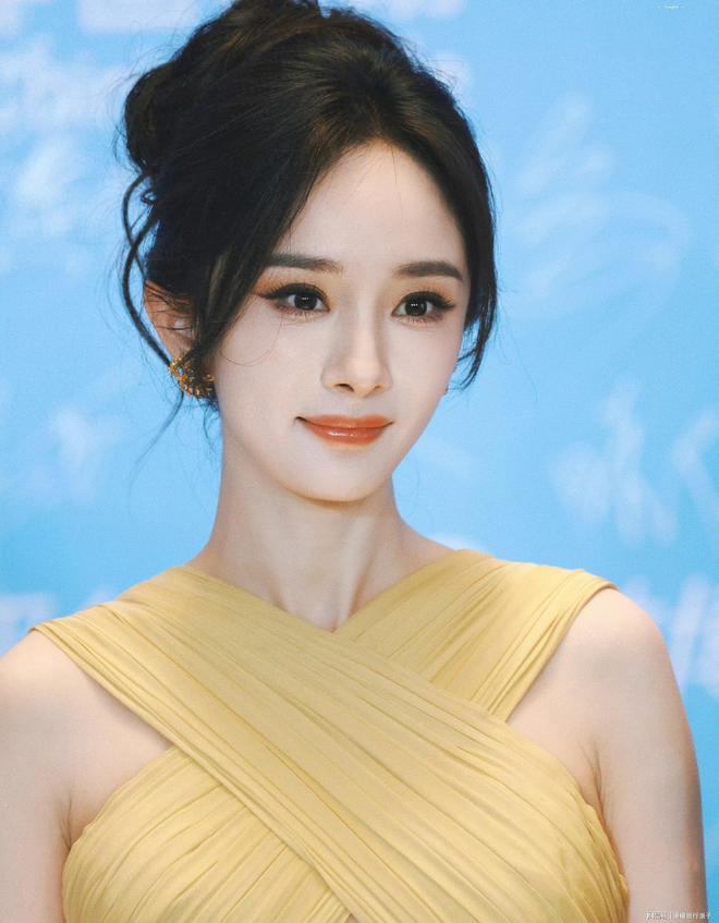 杨幂：尖叫夜“祖海女王”闪耀