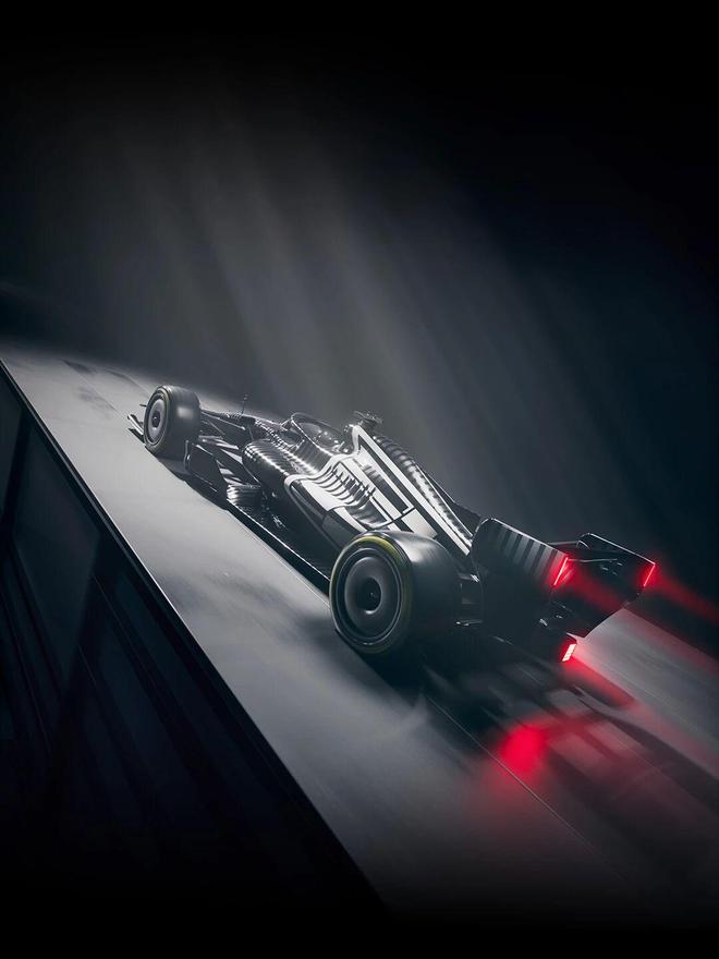 凯迪拉克F1车队首款测试涂装亮相，新赛季正式涂装下月发布