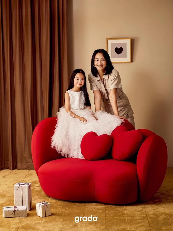 朱丹和8岁女儿拍时尚大片，周念如露正脸，模样很像爸爸周一围