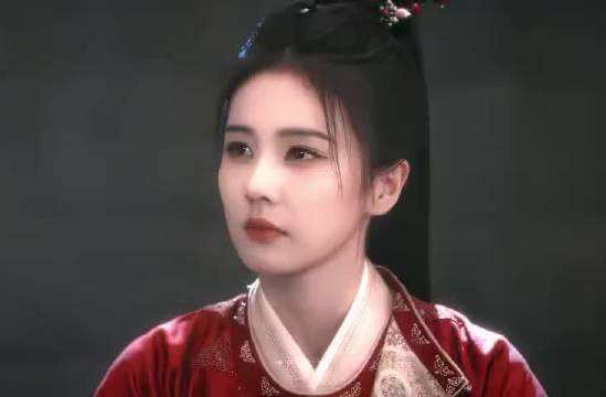 白鹿赵晴新剧《唐宫奇案》恶犬守护引热议