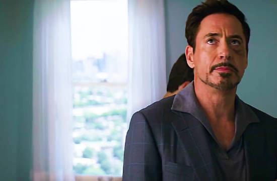 钢铁侠发现蜘蛛侠把战衣的指尖裁掉