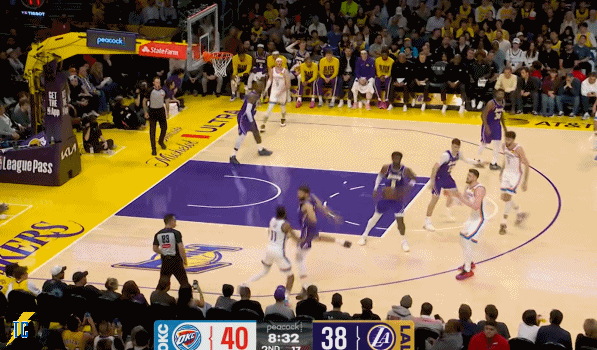 麦凯恩助攻哈腾暴扣，雷霆连击打停湖人