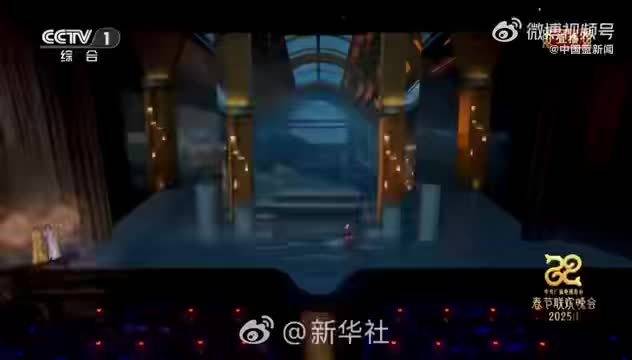 王一博萧敬腾春晚合唱《我可以》引无限循环