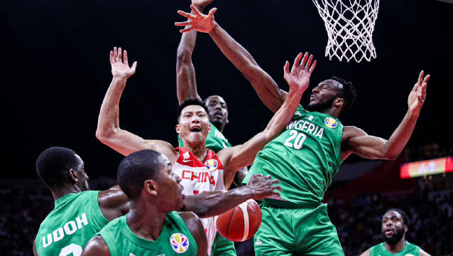 易建联一人硬刚拥有全员杜兰特的尼日利亚！