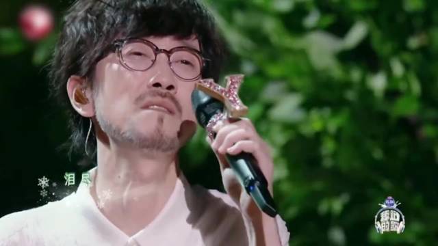 周传雄陆虎合唱《雪落下的声音》深情演唱 氛围感拉满！