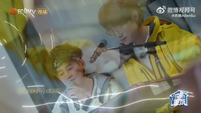 苏醒吐槽演唱会麦架太卷了，本是苏醒的的痛点没想到成了笑点