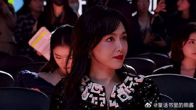 本以为唐嫣还是少女！谁料镜头怼脸，一眼看出皮肤暗斑